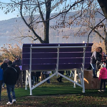 Casa Gaiani Villetta in riva al lago vista mozzafiato Varano Borghi Esterno foto