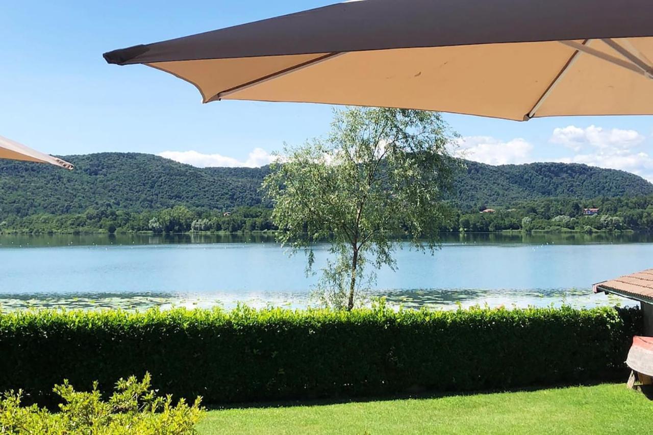 Casa Gaiani Villetta in riva al lago vista mozzafiato Varano Borghi Esterno foto
