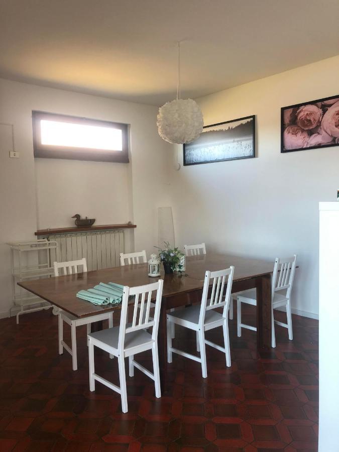 Casa Gaiani Villetta in riva al lago vista mozzafiato Varano Borghi Esterno foto