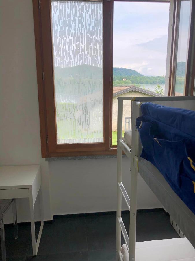Casa Gaiani Villetta in riva al lago vista mozzafiato Varano Borghi Esterno foto