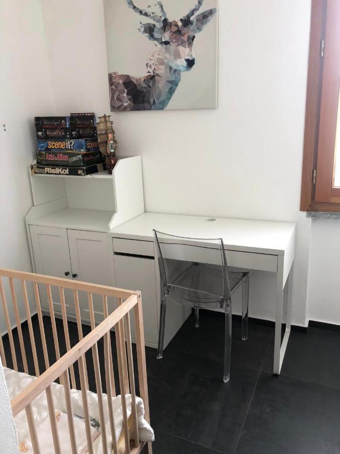 Casa Gaiani Villetta in riva al lago vista mozzafiato Varano Borghi Esterno foto