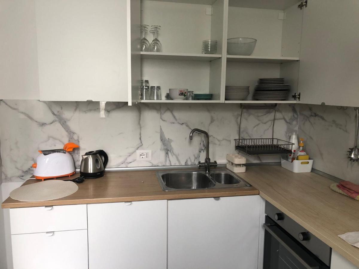Casa Gaiani Villetta in riva al lago vista mozzafiato Varano Borghi Esterno foto