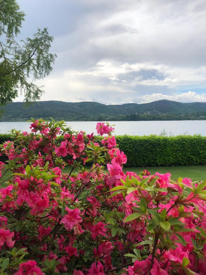 Casa Gaiani Villetta in riva al lago vista mozzafiato Varano Borghi Esterno foto