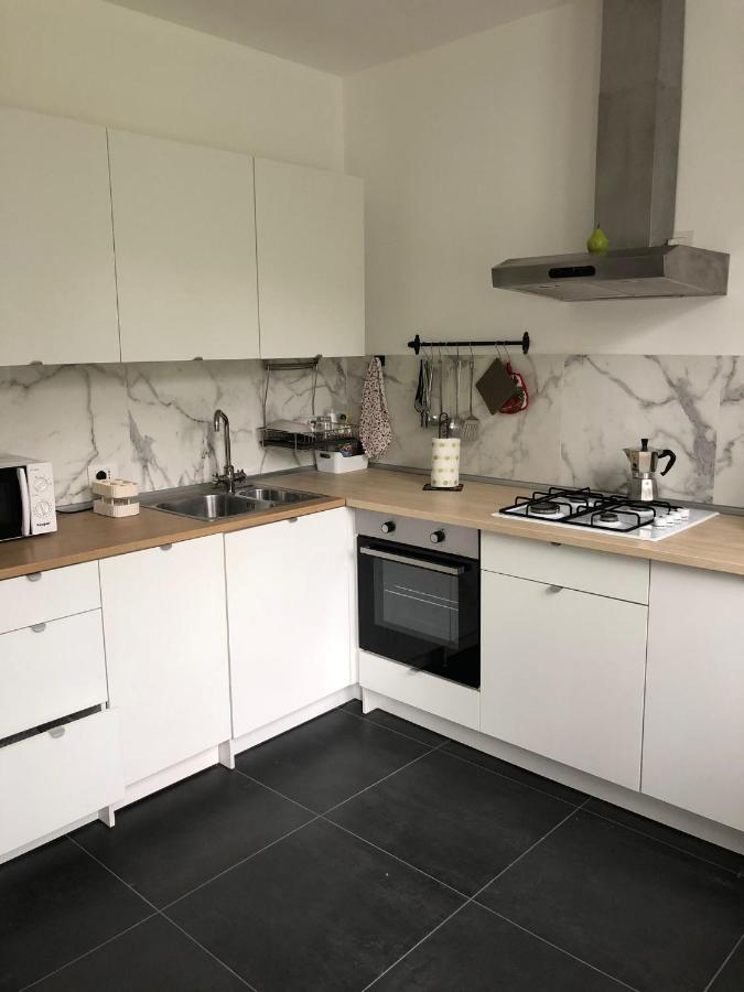 Casa Gaiani Villetta in riva al lago vista mozzafiato Varano Borghi Esterno foto