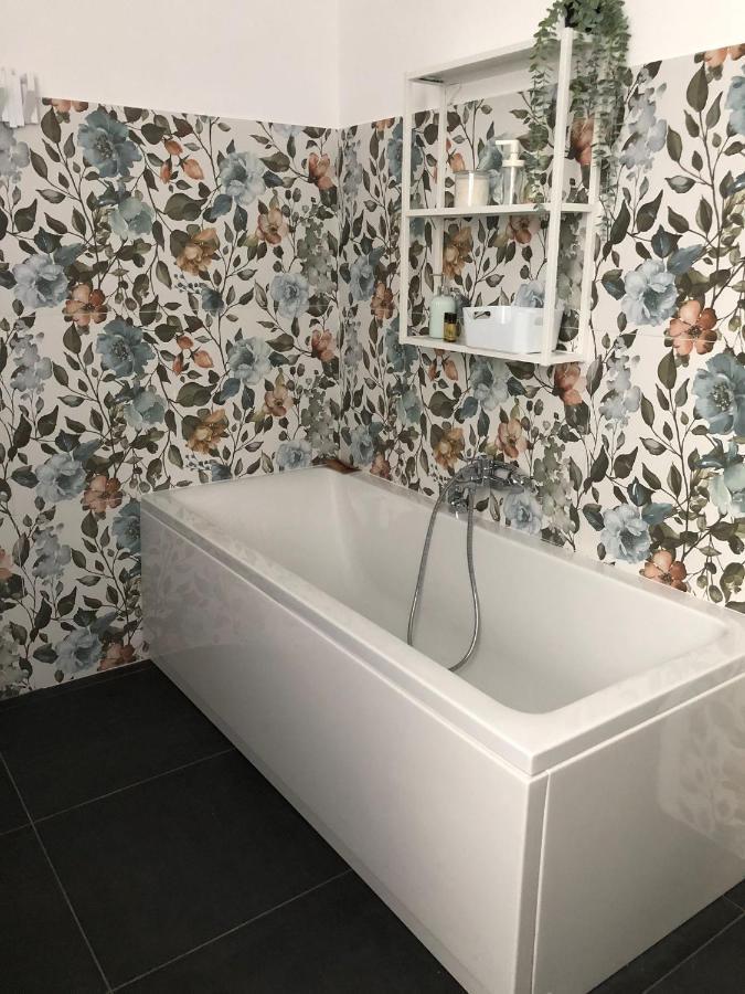Casa Gaiani Villetta in riva al lago vista mozzafiato Varano Borghi Esterno foto